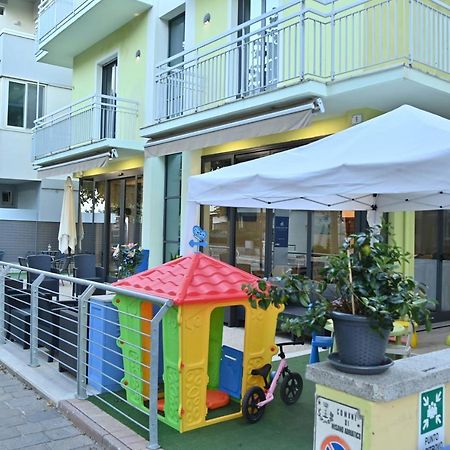 Hotel Italy Misano Adriatico Exterior foto